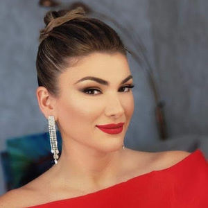 Meet your Posher, Tsira